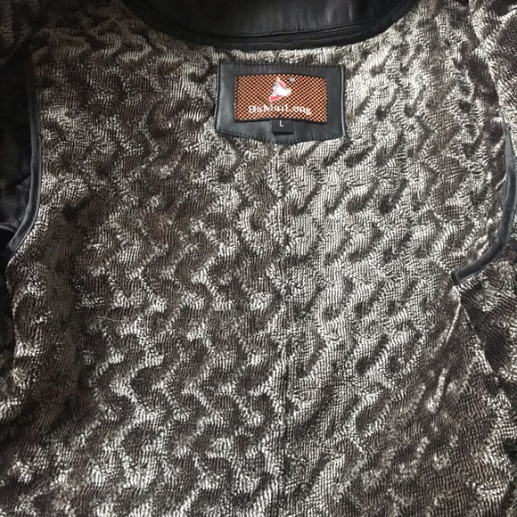 ๐ธ๐ธ๐ธ SOLD ๐ธ๐ธ๐ธ Gorgeous SILVER FOX FUR trim on a long leather coat - Picture 11 of 11